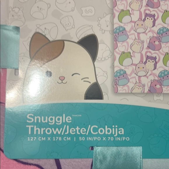 Squishmallows Snuggle Throw - Cream, Black, Brown - Picture 1 of 2